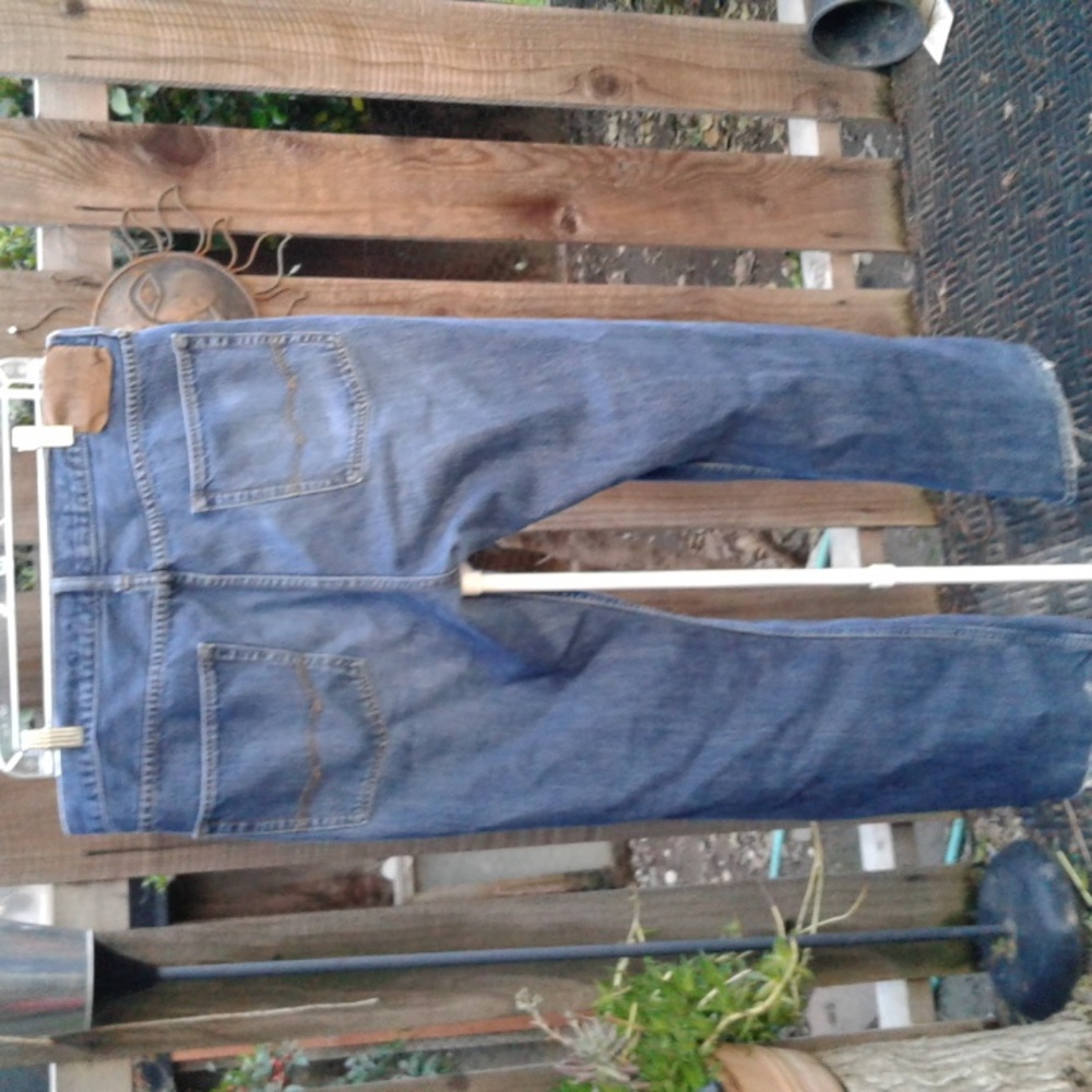 Men's American eagle outfitters 36-30 blue good condition pointed out some distr